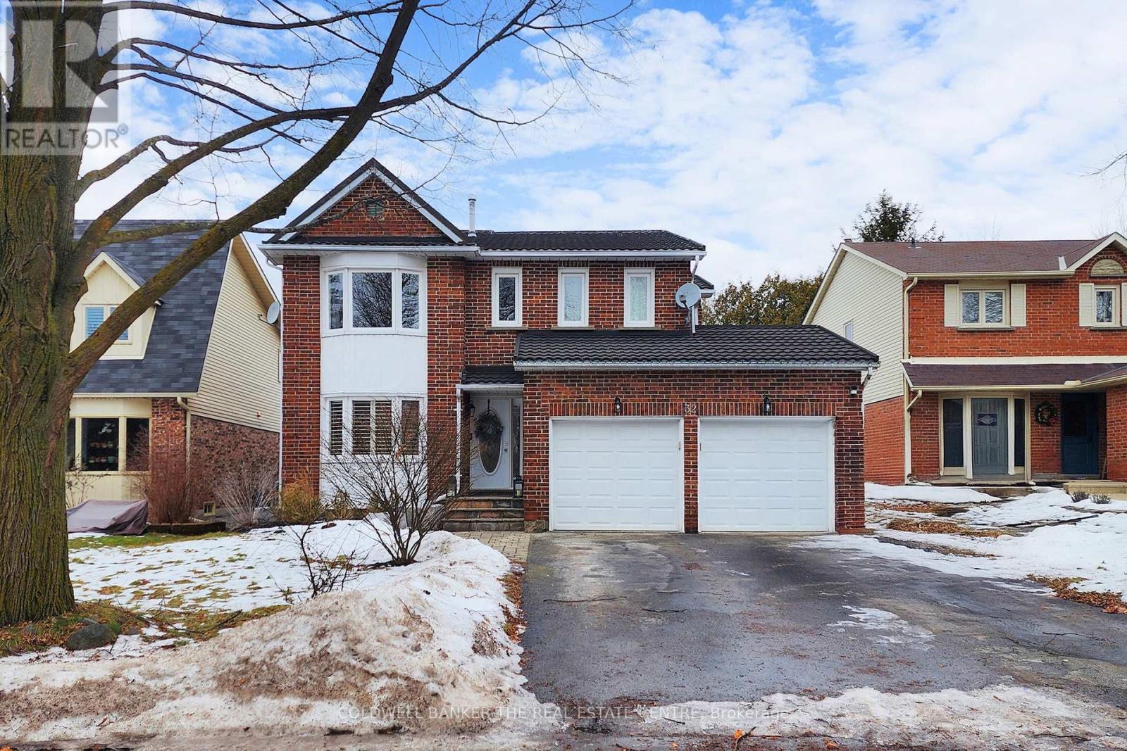 32 Hollingshead Drive, Aurora, Ontario  L4G 5K3 - Photo 2 - N12692620