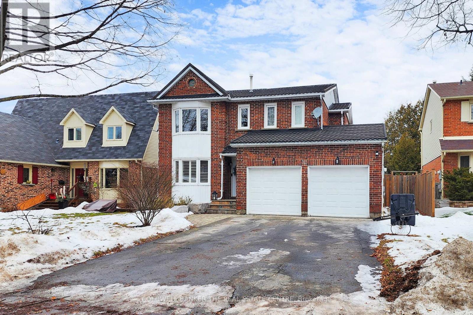 32 Hollingshead Drive, Aurora, Ontario  L4G 5K3 - Photo 3 - N12692620