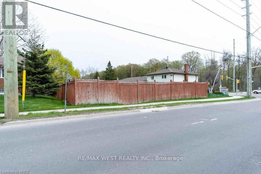 146 Harvie Road, Barrie, Ontario  L4N 9E3 - Photo 4 - S12692494