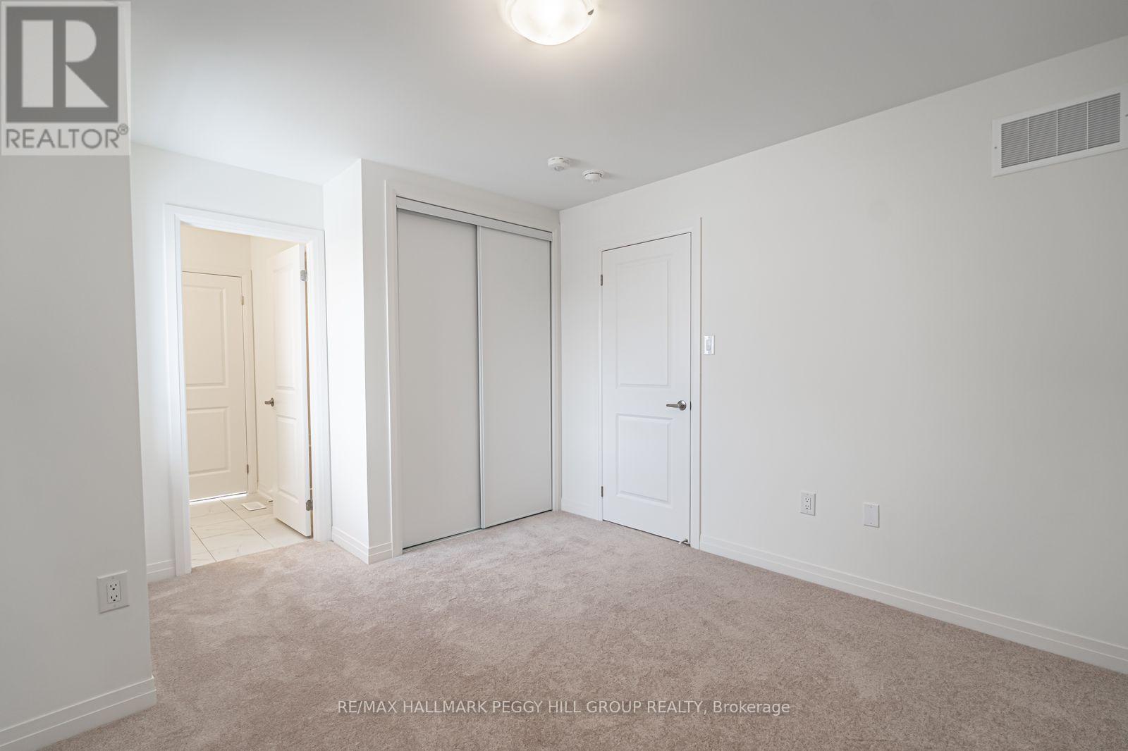 112 West Oak Trail, Barrie, Ontario  L9J 0L1 - Photo 12 - S12692554