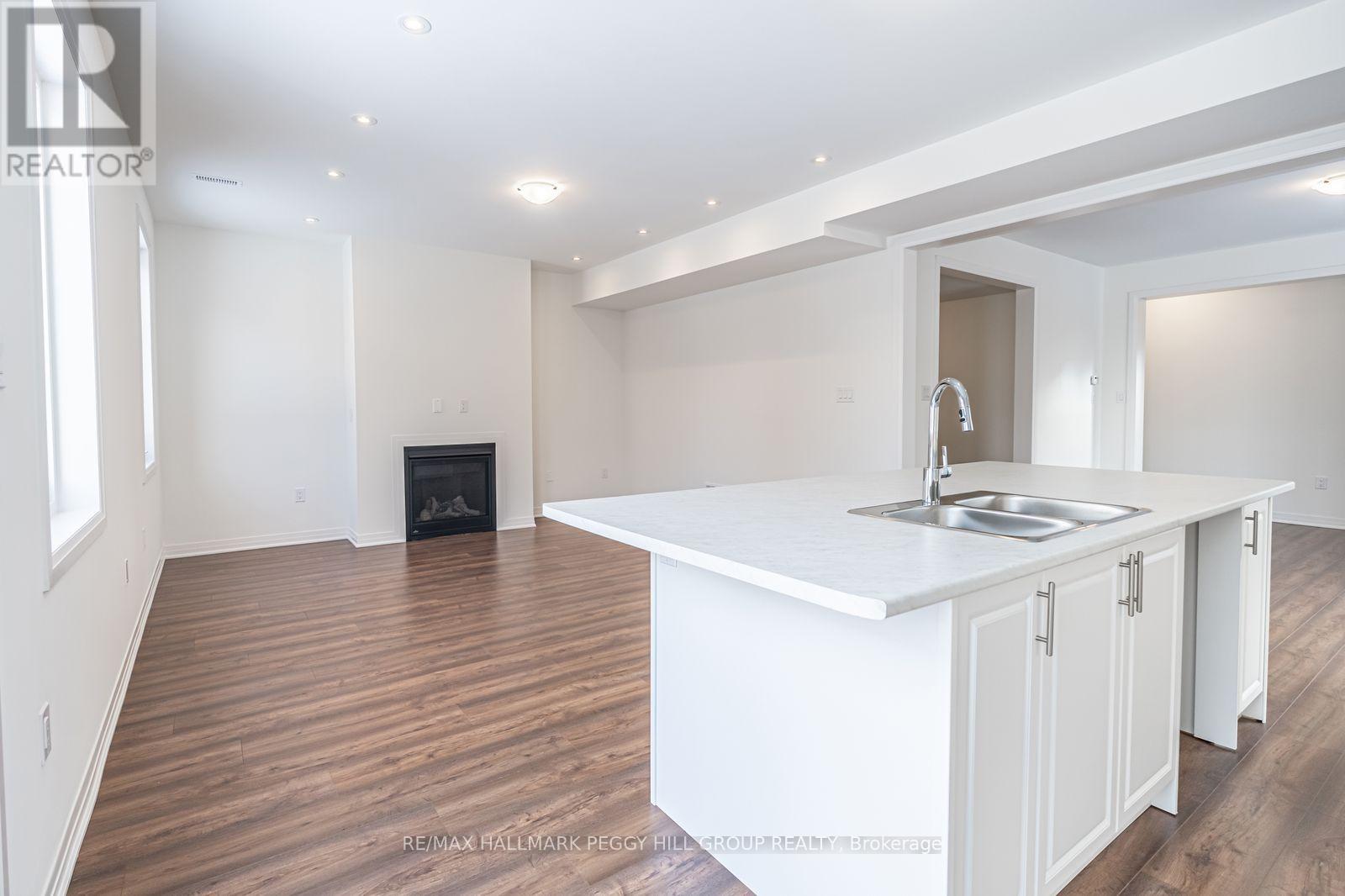 112 West Oak Trail, Barrie, Ontario  L9J 0L1 - Photo 3 - S12692554