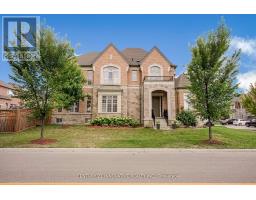 94 BRABIN CIRCLE, Whitby, Ontario