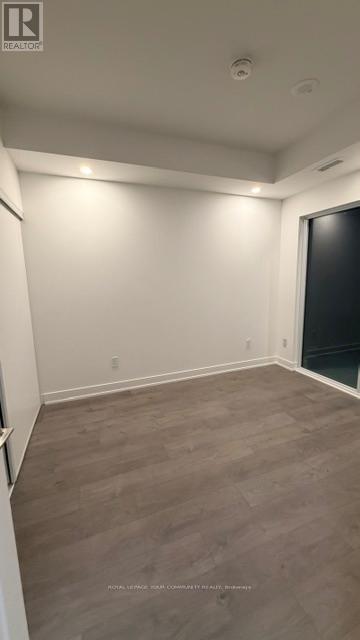 907 - 693 Davis Drive, Newmarket, Ontario  L3Y 2R2 - Photo 9 - N12647078