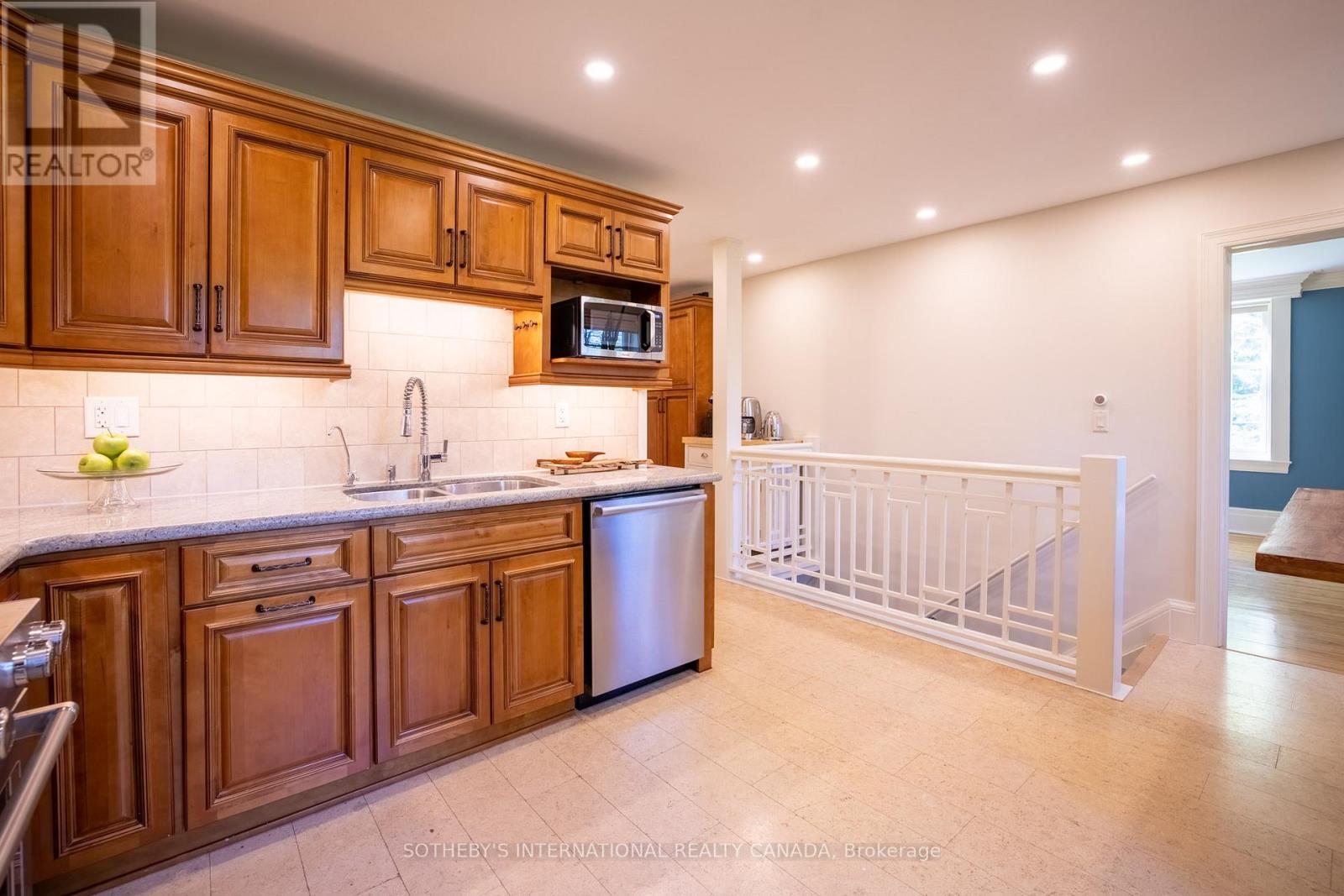 220 Old Yonge Street, Aurora, Ontario  L4G 6J6 - Photo 13 - N12688372