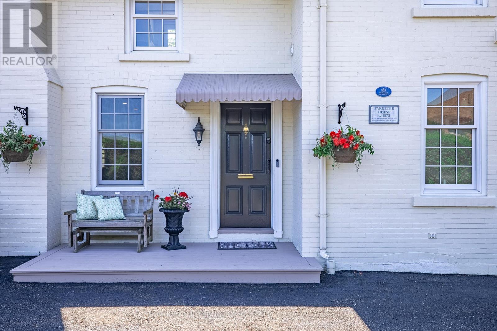 220 Old Yonge Street, Aurora, Ontario  L4G 6J6 - Photo 3 - N12688372