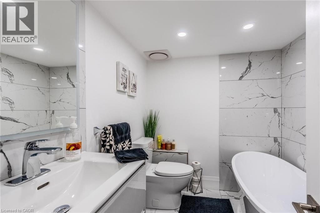 23 West Hampton Road, St. Catharines, Ontario  L2T 3E6 - Photo 35 - 40798208