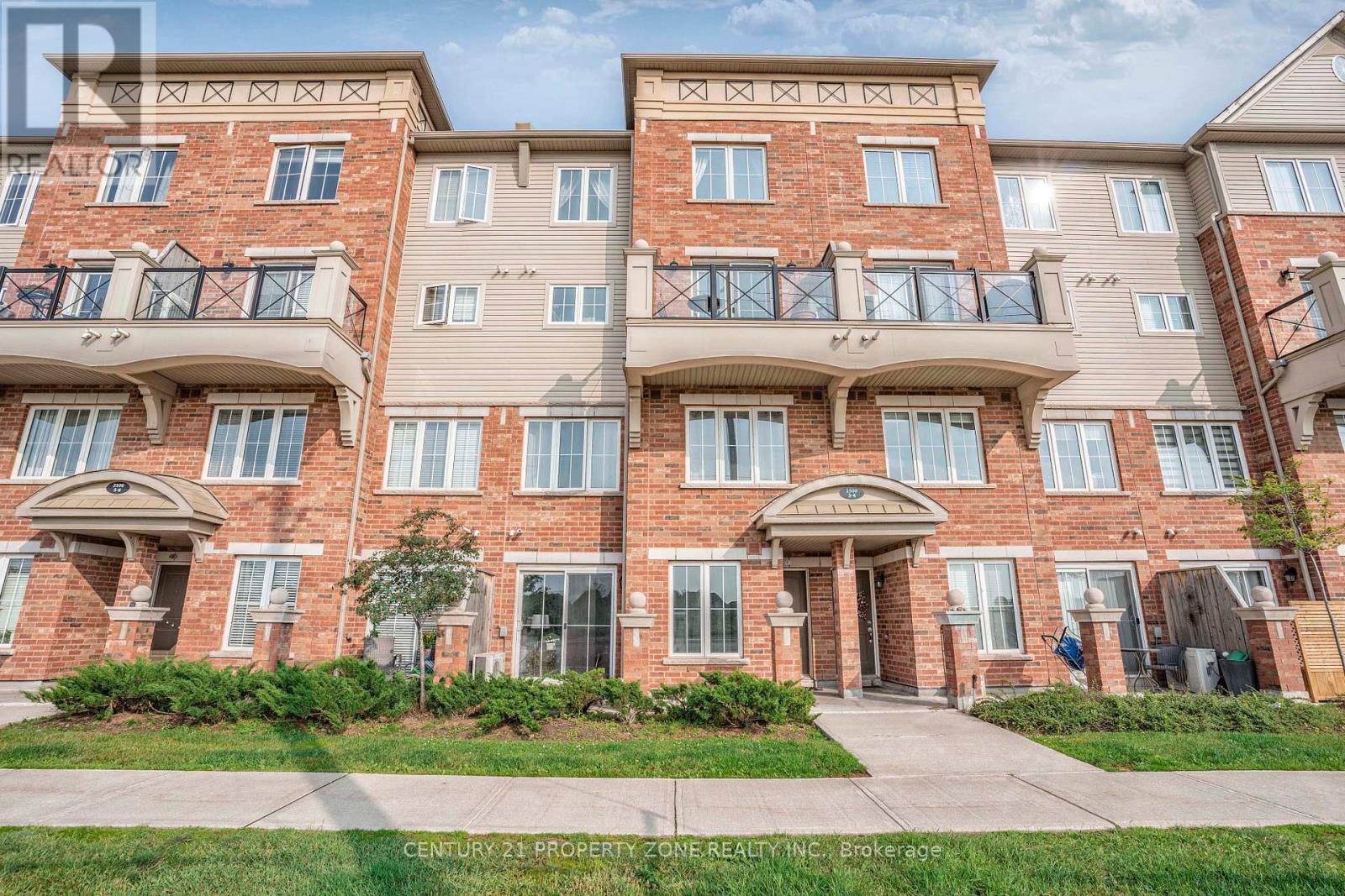 4 - 2500 Post Road, Oakville, Ontario  L6H 0K1 - Photo 1 - W12692472