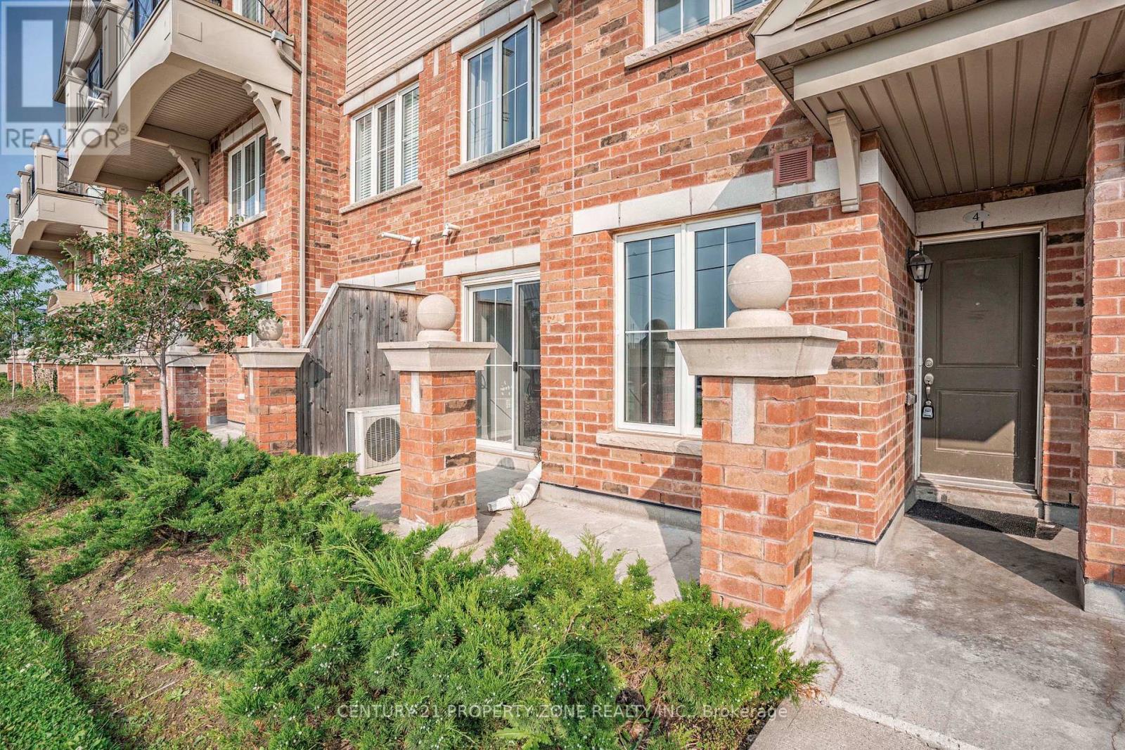 4 - 2500 Post Road, Oakville, Ontario  L6H 0K1 - Photo 2 - W12692472