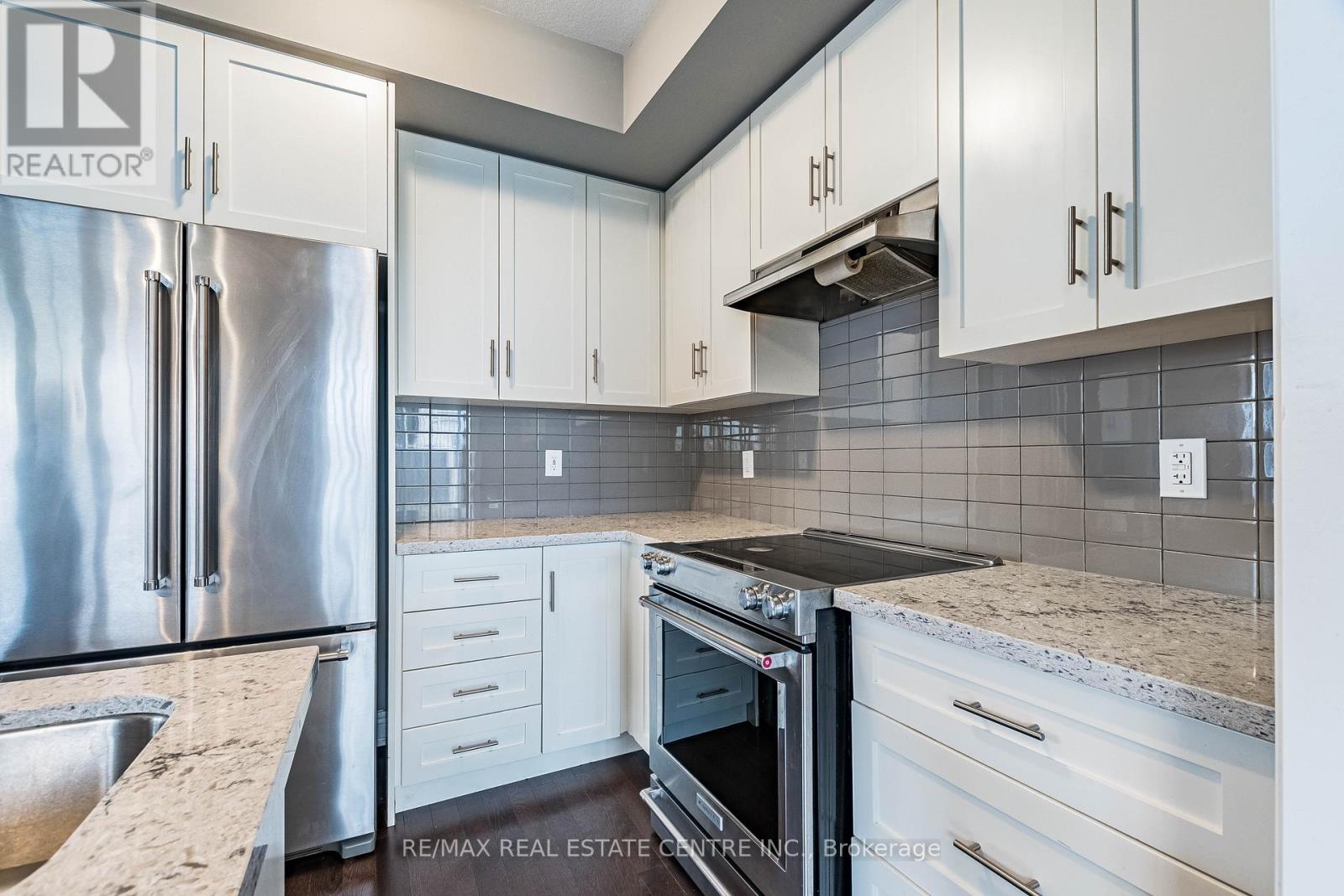 3254 Mockingbird Common, Oakville, Ontario  L6H 0W9 - Photo 11 - W12692506