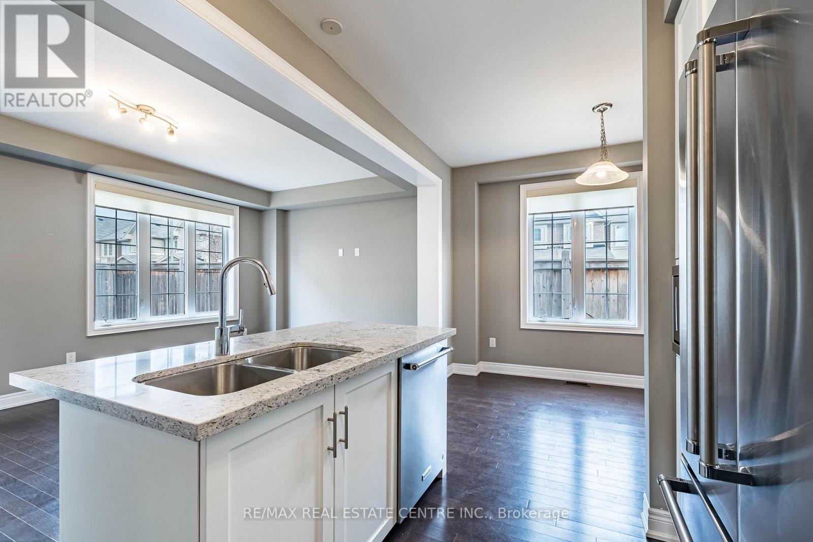 3254 Mockingbird Common, Oakville, Ontario  L6H 0W9 - Photo 12 - W12692506