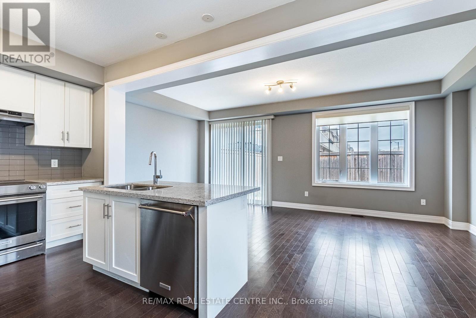 3254 Mockingbird Common, Oakville, Ontario  L6H 0W9 - Photo 32 - W12692506