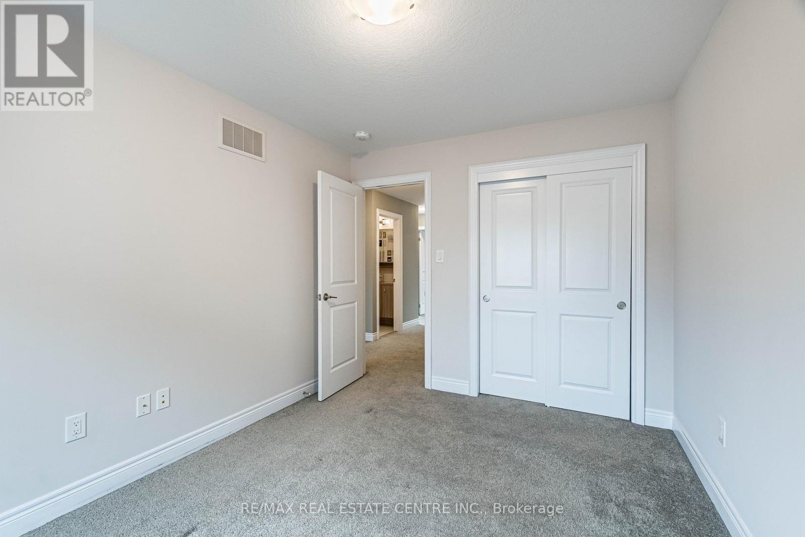 3254 Mockingbird Common, Oakville, Ontario  L6H 0W9 - Photo 45 - W12692506