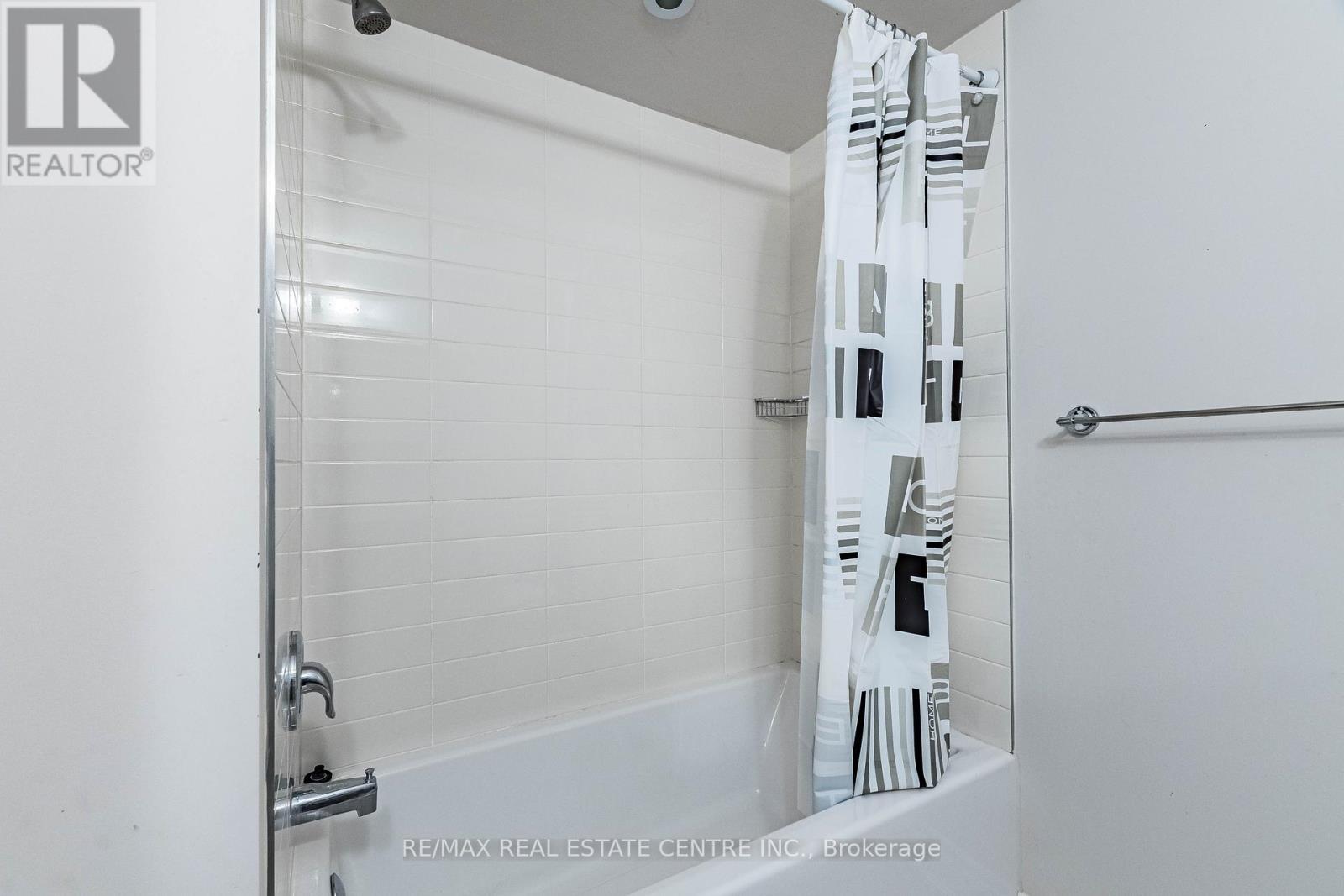 3254 Mockingbird Common, Oakville, Ontario  L6H 0W9 - Photo 48 - W12692506