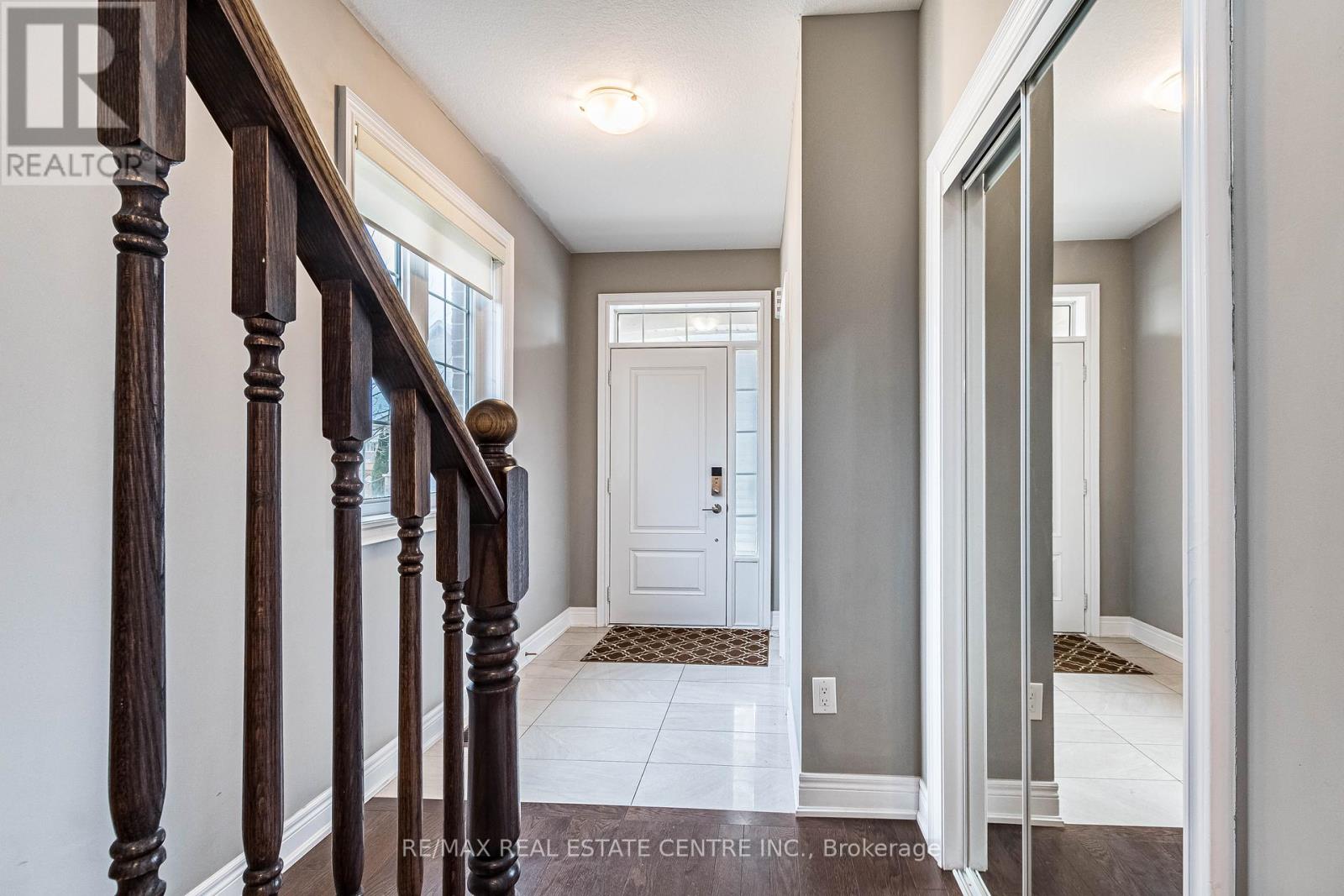 3254 Mockingbird Common, Oakville, Ontario  L6H 0W9 - Photo 8 - W12692506