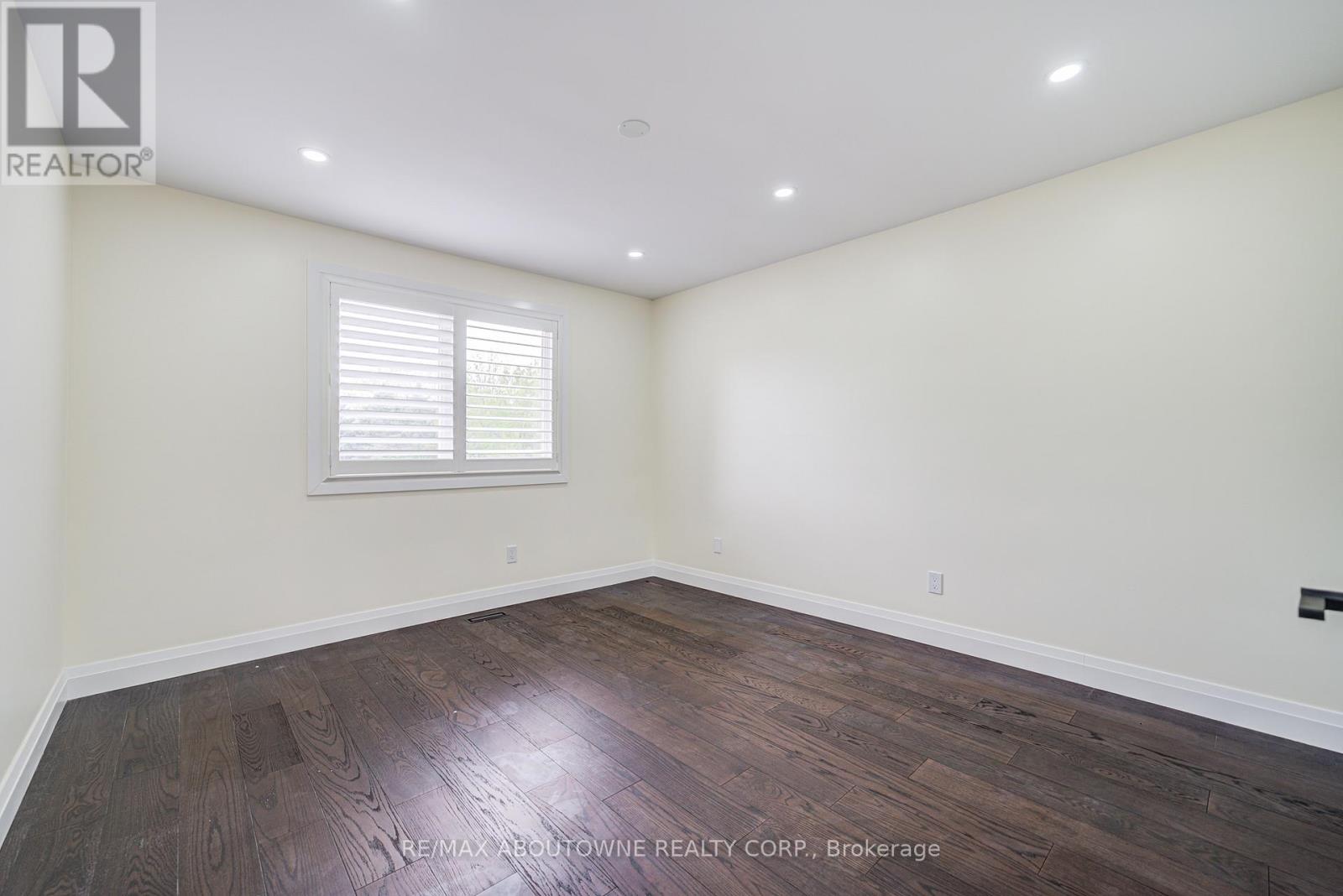 1126 Berkshire Court, Oakville, Ontario  L6M 2L6 - Photo 25 - W12692510