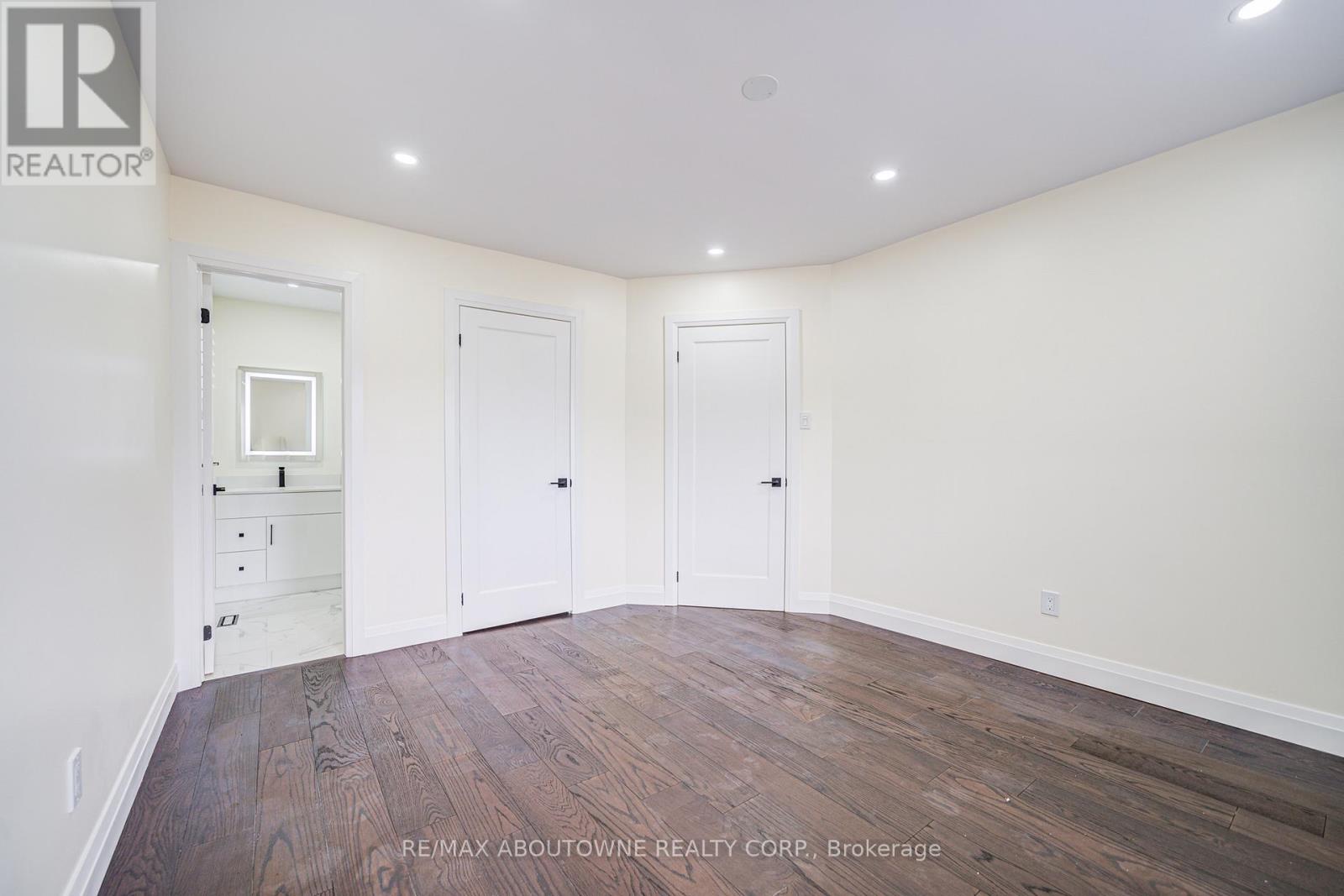 1126 Berkshire Court, Oakville, Ontario  L6M 2L6 - Photo 26 - W12692510