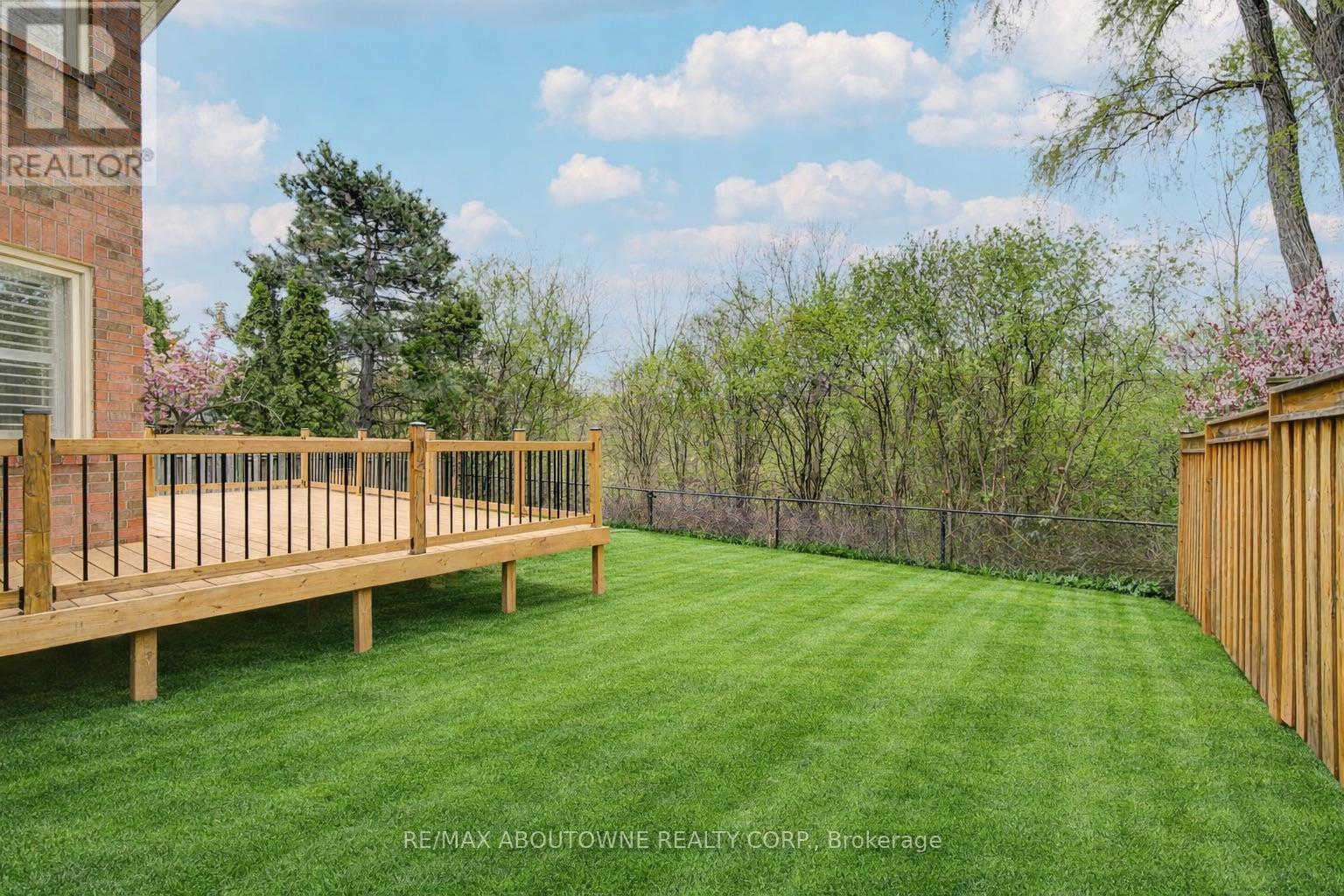 1126 Berkshire Court, Oakville, Ontario  L6M 2L6 - Photo 43 - W12692510