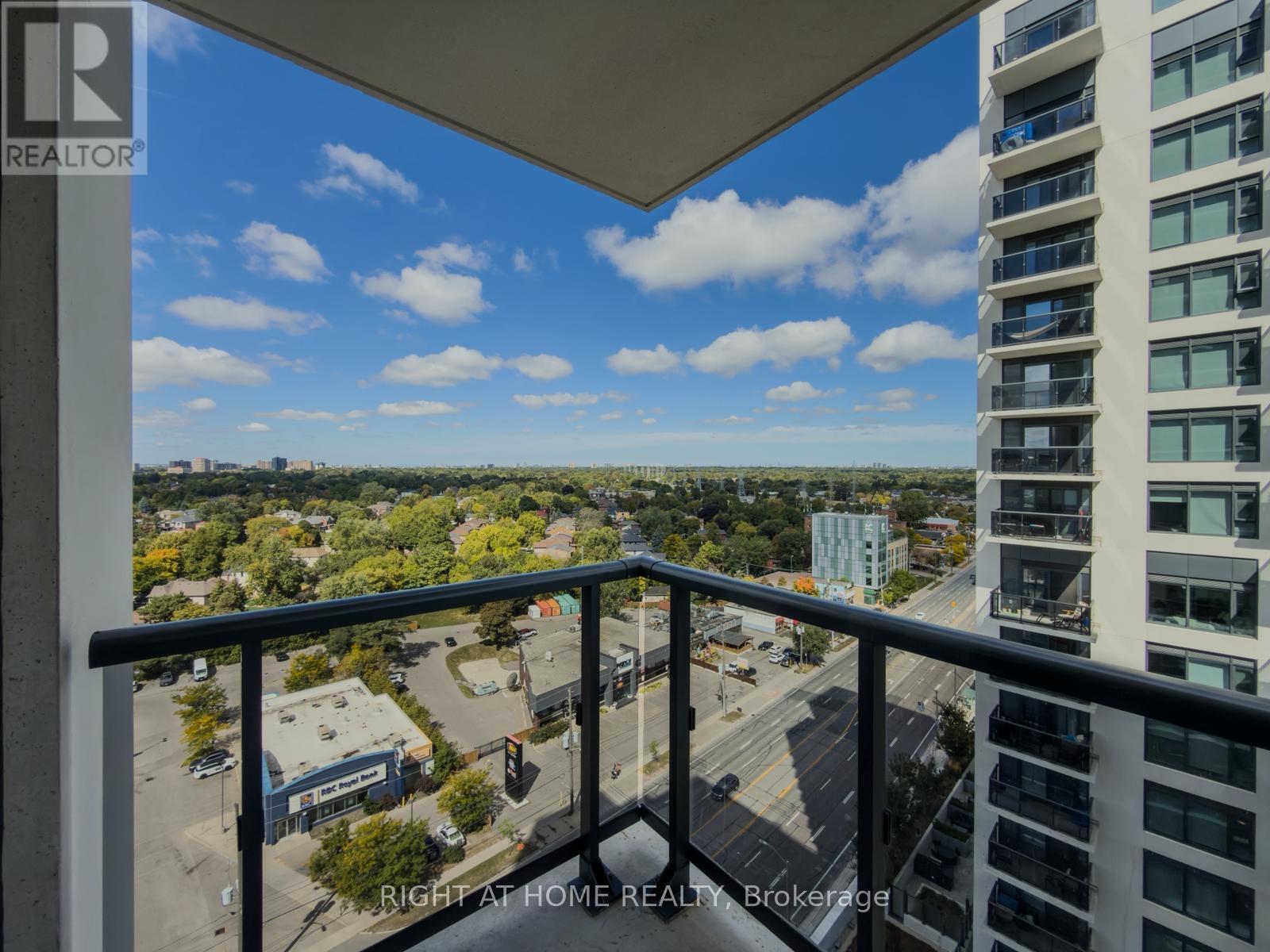 1404 - 30 Samuel Wood Way, Toronto, Ontario  M9B 0C9 - Photo 18 - W12692516