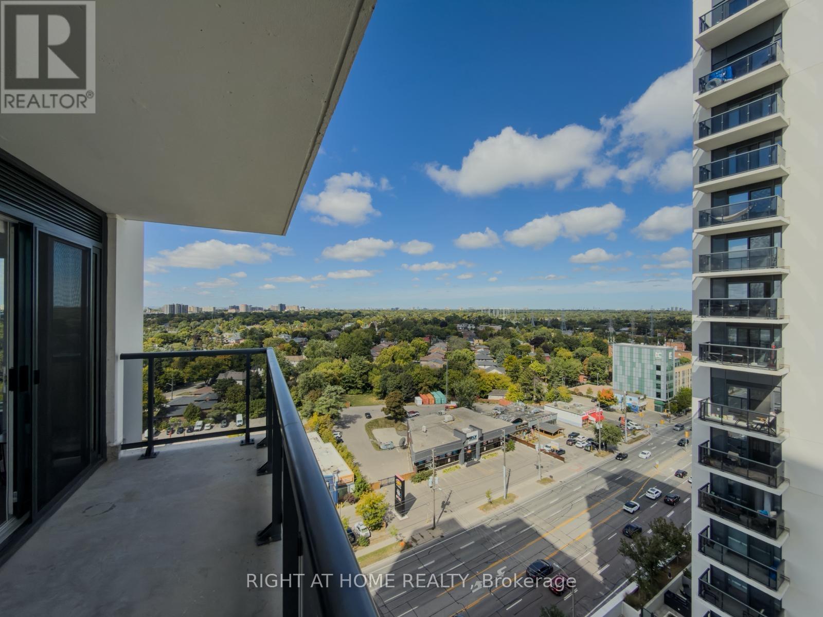 1404 - 30 Samuel Wood Way, Toronto, Ontario  M9B 0C9 - Photo 19 - W12692516