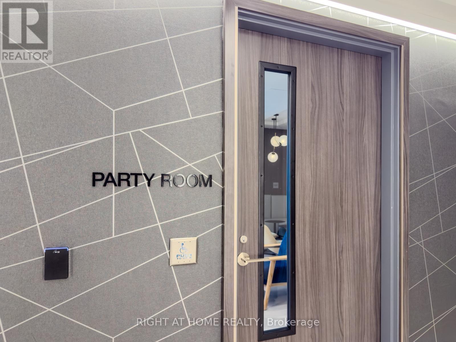 1404 - 30 Samuel Wood Way, Toronto, Ontario  M9B 0C9 - Photo 21 - W12692516