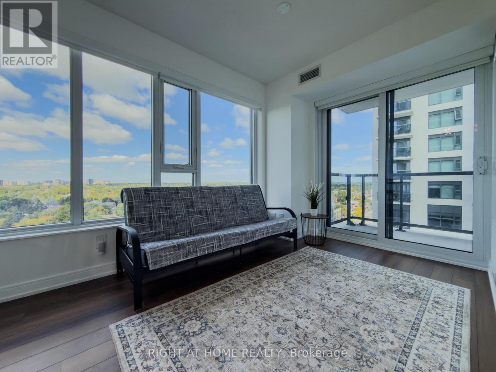 1404 - 30 Samuel Wood Way, Toronto, Ontario  M9B 0C9 - Photo 9 - W12692516