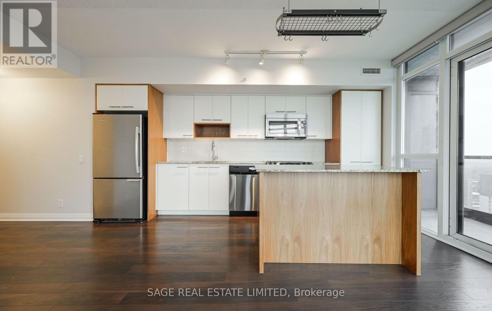 2110 - 5 Valhalla Inn Road, Toronto, Ontario  M9B 0B1 - Photo 13 - W12692534