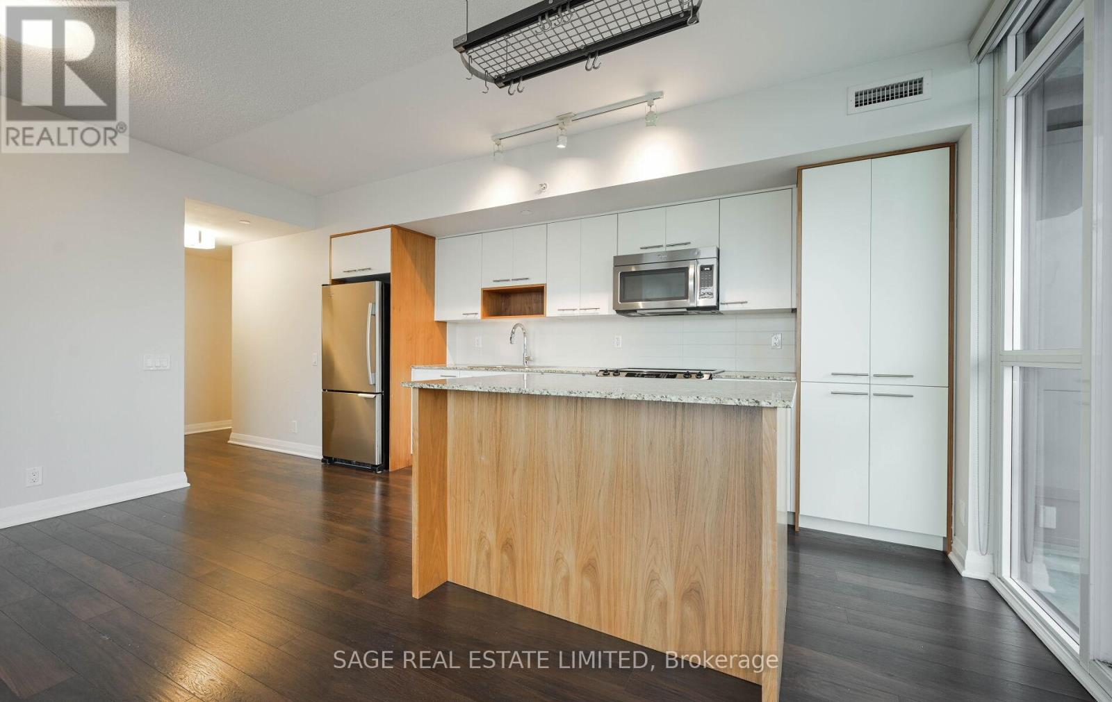 2110 - 5 Valhalla Inn Road, Toronto, Ontario  M9B 0B1 - Photo 14 - W12692534