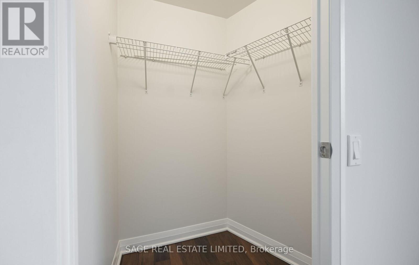 2110 - 5 Valhalla Inn Road, Toronto, Ontario  M9B 0B1 - Photo 18 - W12692534