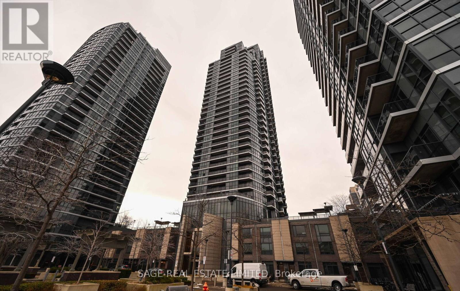 2110 - 5 Valhalla Inn Road, Toronto, Ontario  M9B 0B1 - Photo 2 - W12692534