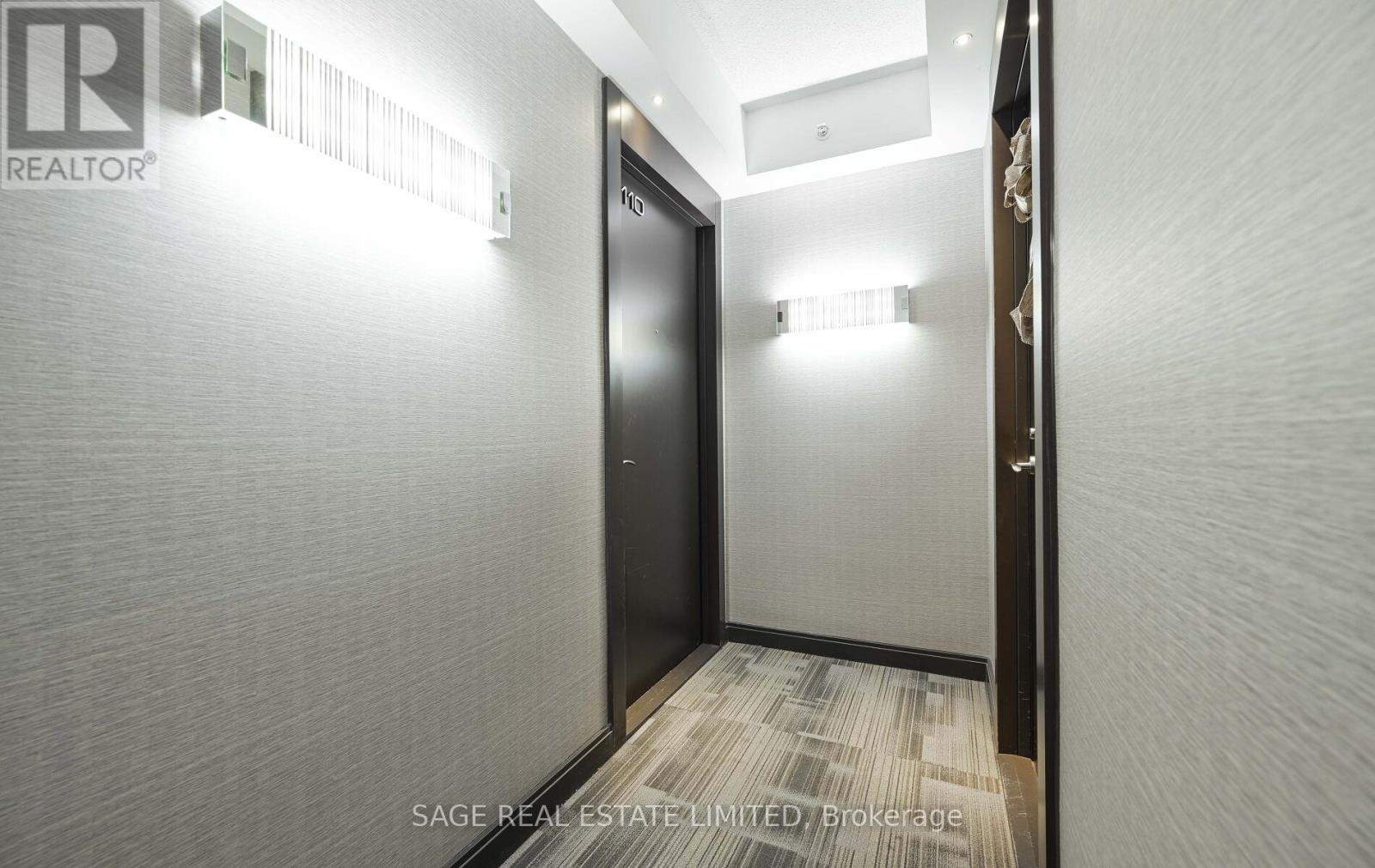 2110 - 5 Valhalla Inn Road, Toronto, Ontario  M9B 0B1 - Photo 3 - W12692534