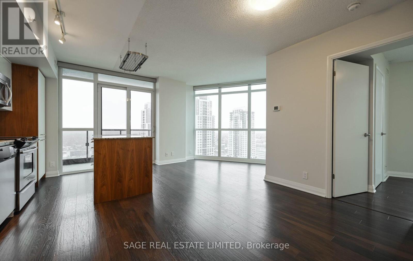 2110 - 5 Valhalla Inn Road, Toronto, Ontario  M9B 0B1 - Photo 9 - W12692534