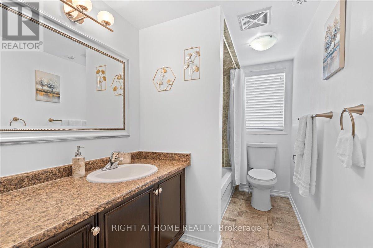 11 - 149 Isaac Devins Boulevard, Toronto, Ontario  M9M 0C5 - Photo 27 - W12692540