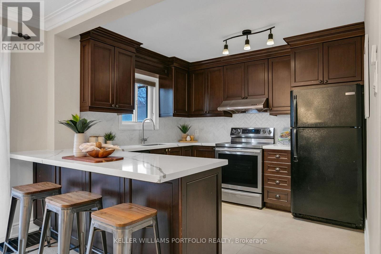 50 Wilmar Road, Toronto, Ontario  M9B 3S1 - Photo 12 - W12692564