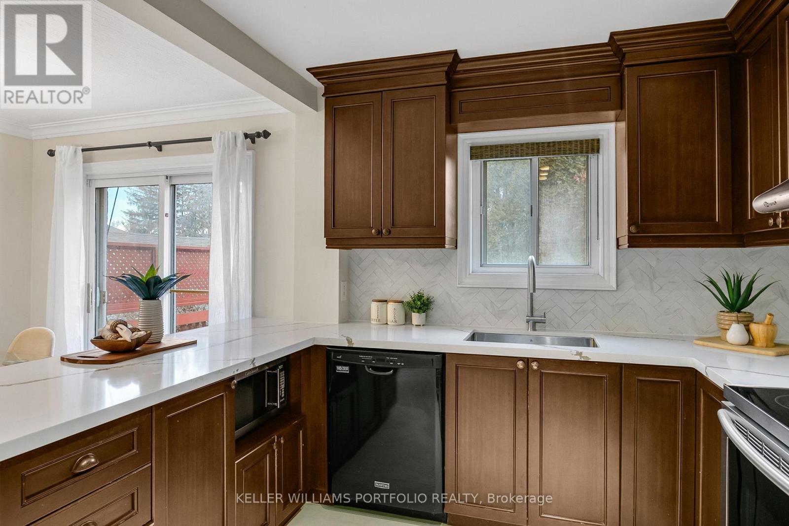 50 Wilmar Road, Toronto, Ontario  M9B 3S1 - Photo 15 - W12692564