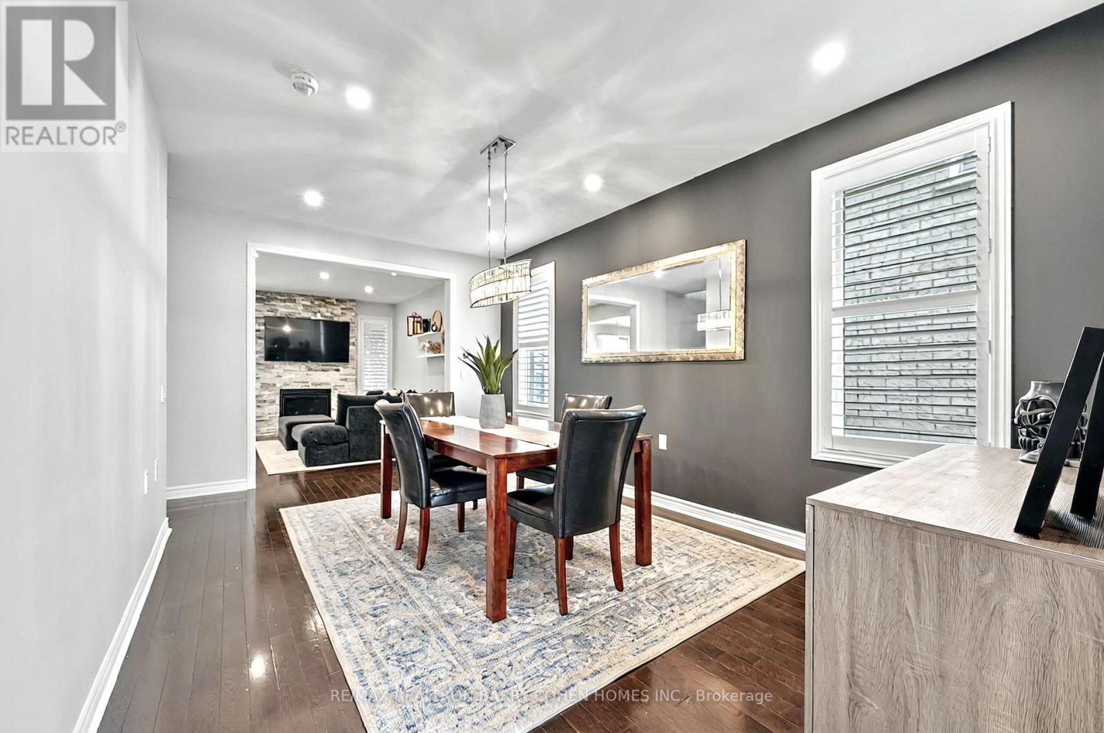 21 Meadowcreek Road, Caledon, Ontario  L7C 3Y9 - Photo 4 - W12692582