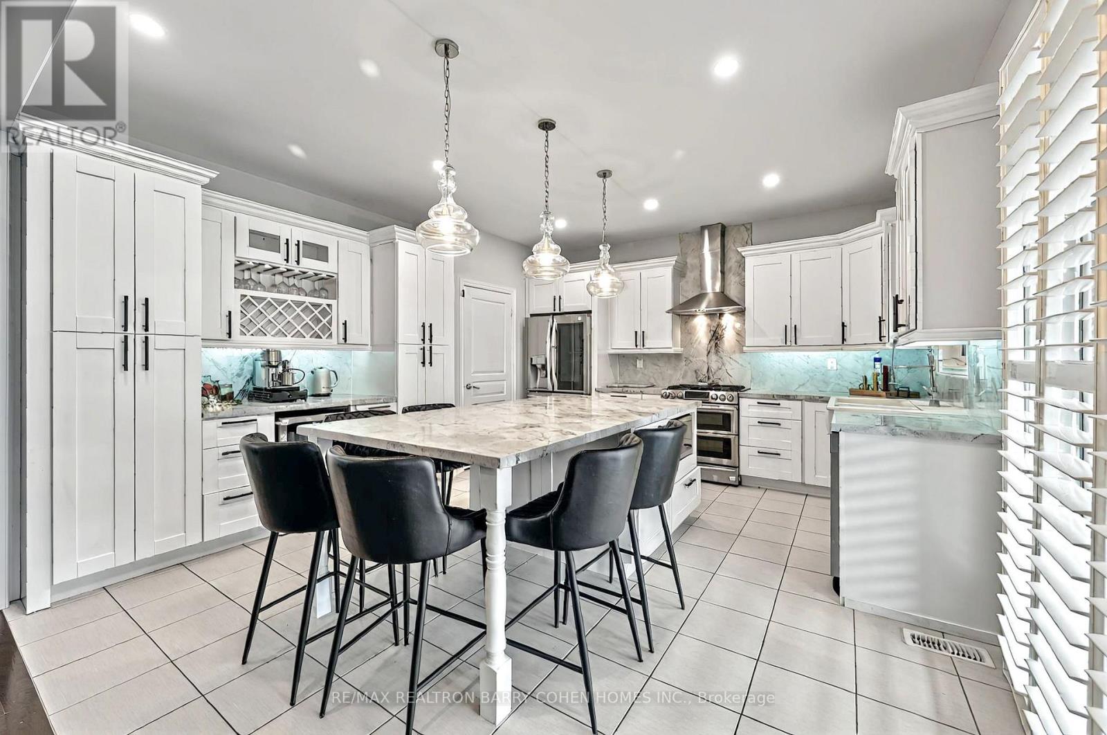 21 Meadowcreek Road, Caledon, Ontario  L7C 3Y9 - Photo 7 - W12692582