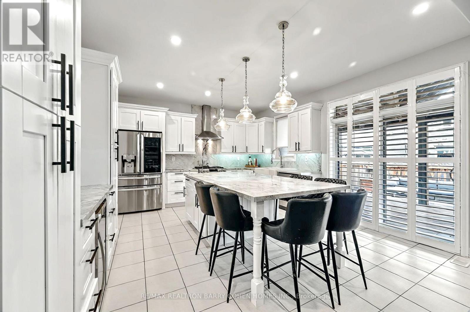 21 Meadowcreek Road, Caledon, Ontario  L7C 3Y9 - Photo 8 - W12692582