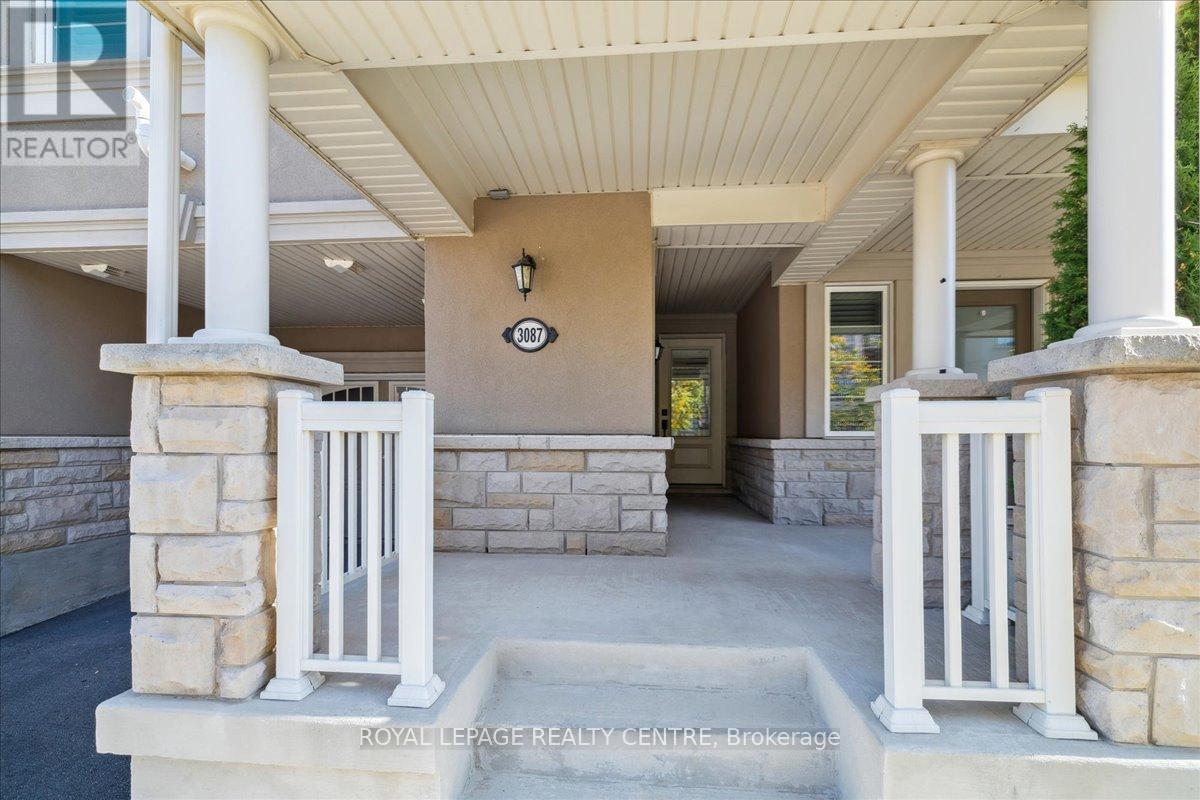 3087 Mistletoe Gardens, Oakville, Ontario  L6M 0Y7 - Photo 3 - W12692598