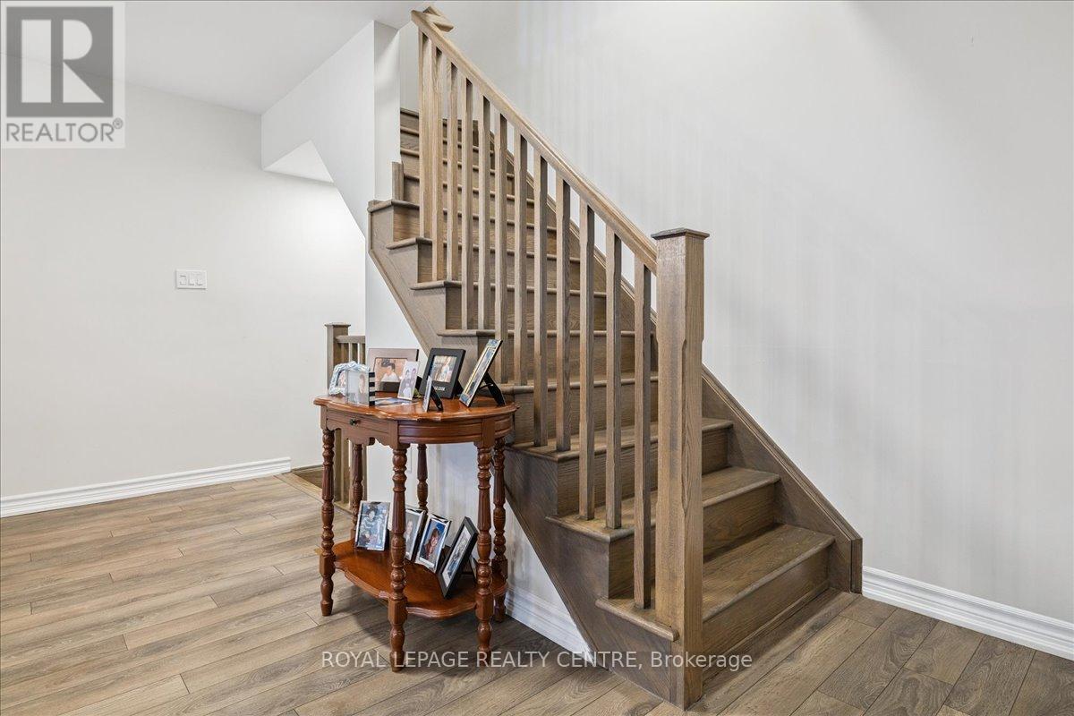 3087 Mistletoe Gardens, Oakville, Ontario  L6M 0Y7 - Photo 34 - W12692598