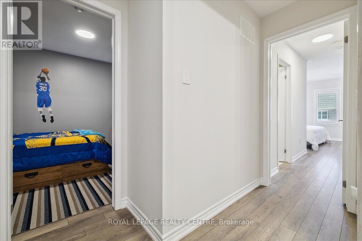 3087 Mistletoe Gardens, Oakville, Ontario  L6M 0Y7 - Photo 36 - W12692598