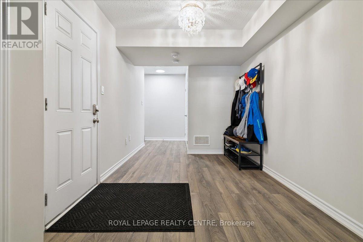 3087 Mistletoe Gardens, Oakville, Ontario  L6M 0Y7 - Photo 7 - W12692598