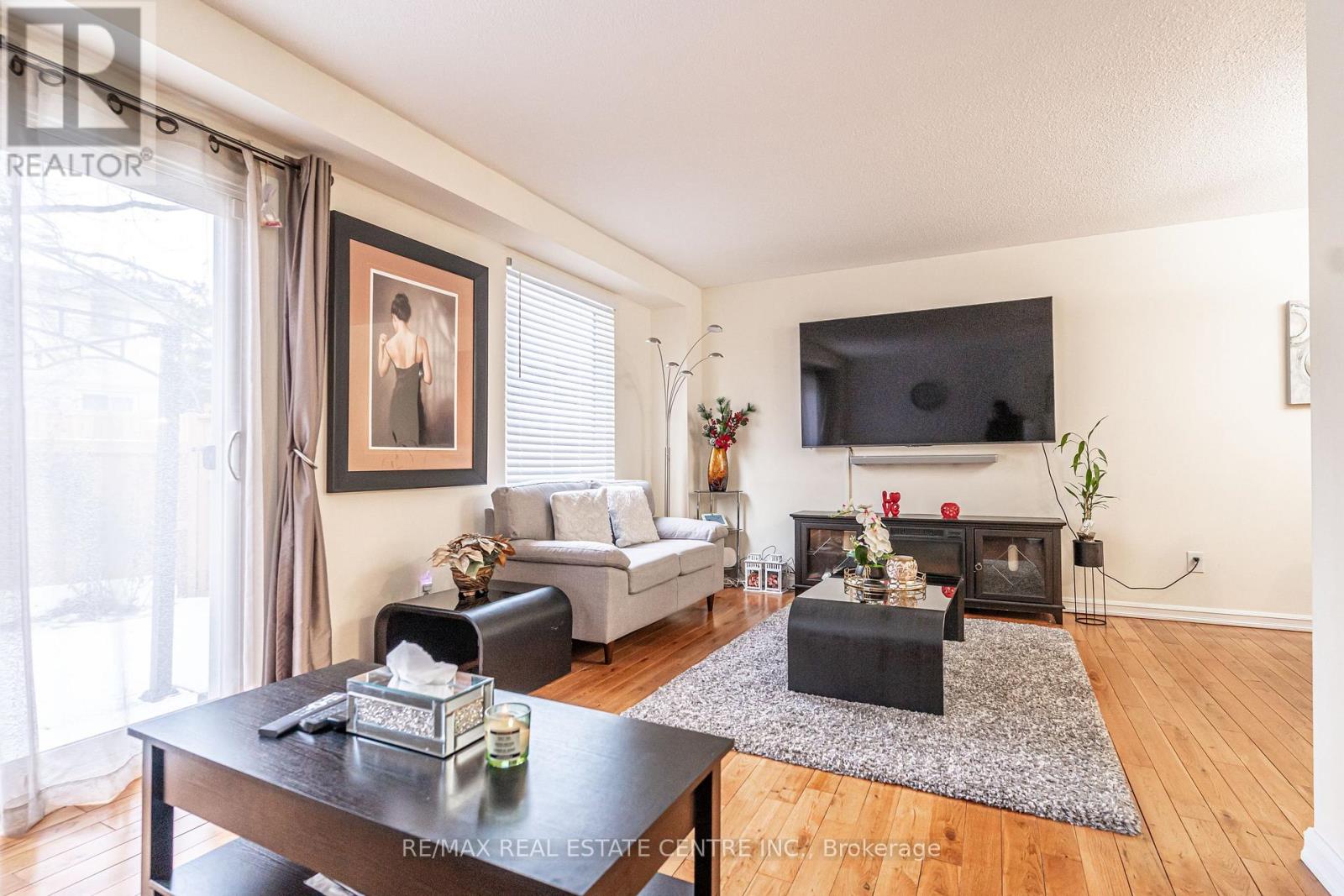 33 - 33 Guildford Crescent, Brampton, Ontario  L6S 3K2 - Photo 11 - W12692626