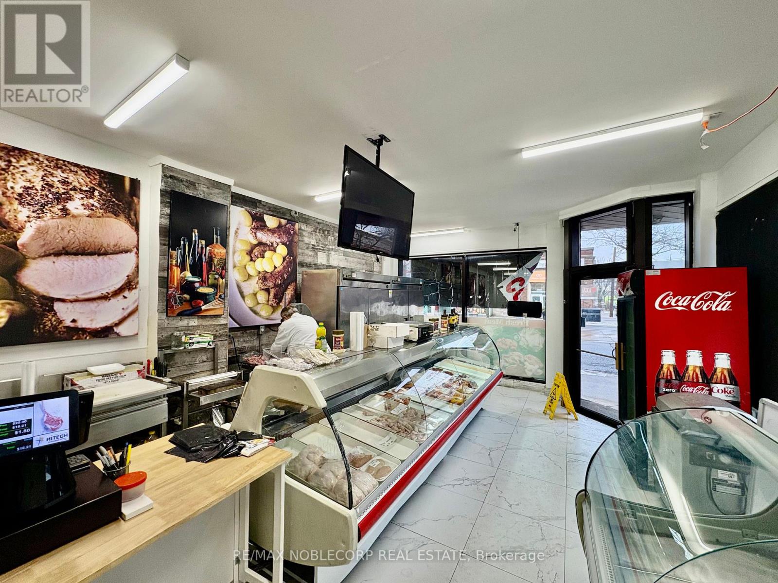 2992 Lake Shore Boulevard W, Toronto, Ontario  M8V 1J9 - Photo 4 - W12692664