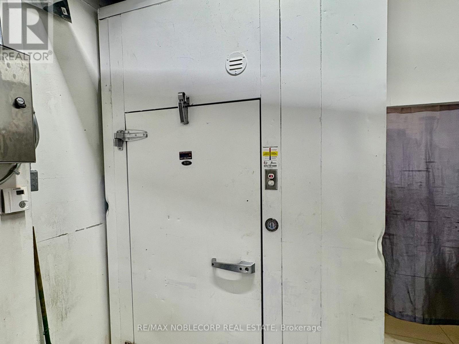 2992 Lake Shore Boulevard W, Toronto, Ontario  M8V 1J9 - Photo 9 - W12692664