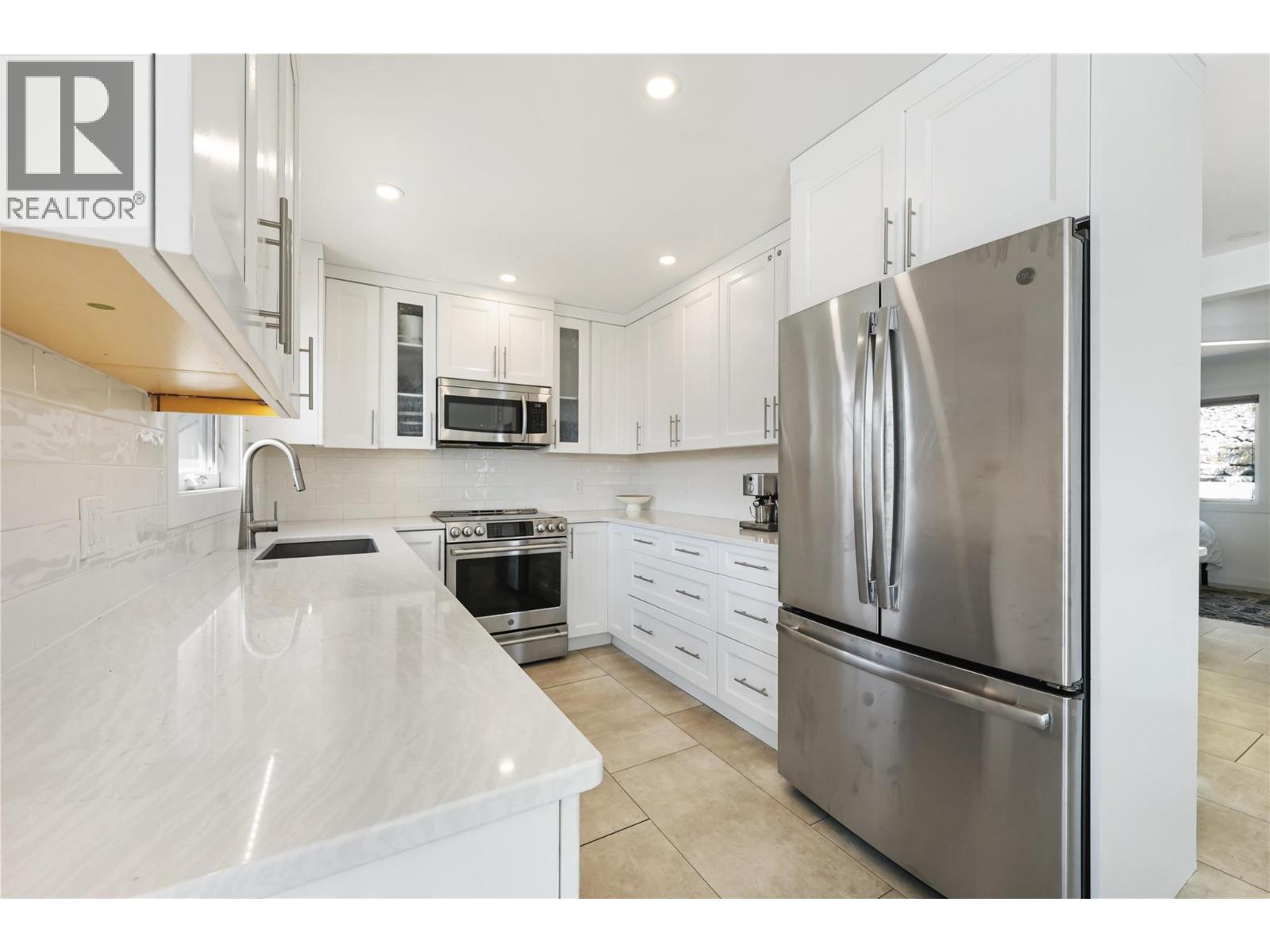 1876 Dewdney Road, Kelowna, British Columbia  V1V 2C3 - Photo 14 - 10372523