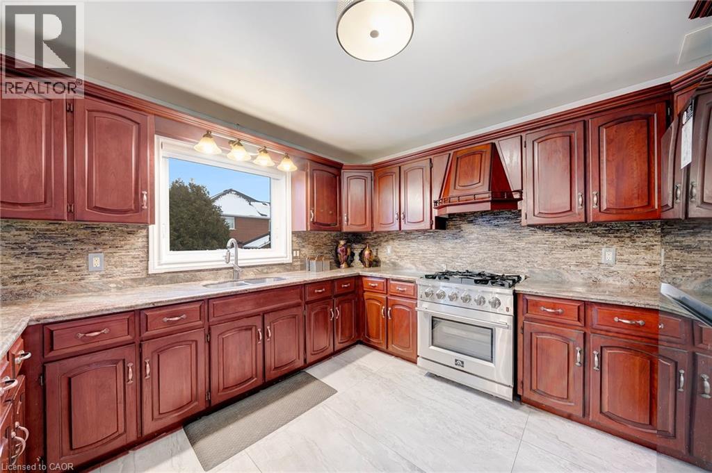 22 Caswell Drive, Hamilton, Ontario  L9C 7N2 - Photo 8 - 40796230