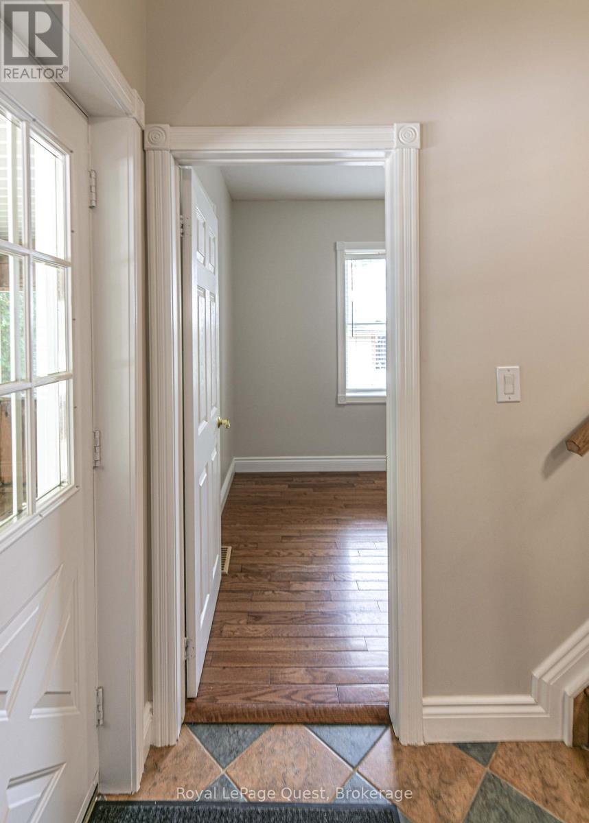 1046 Southwood Road, Gravenhurst, Ontario  P0E 1N0 - Photo 9 - X12581732