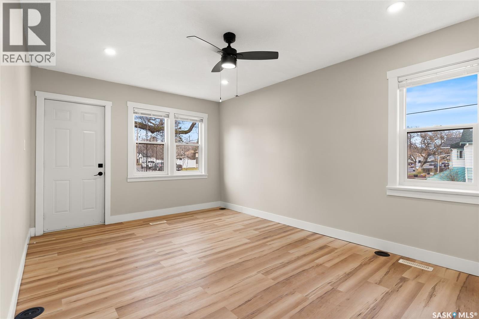 2301 Reynolds Street, Regina, Saskatchewan  S4N 3N6 - Photo 4 - SK026755