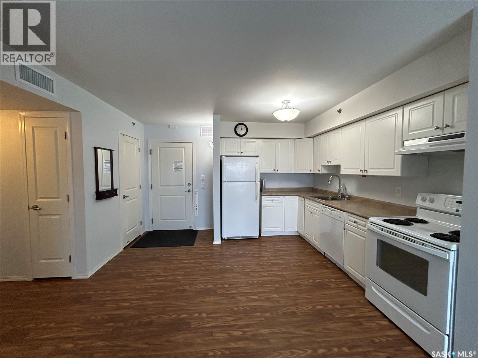 402 910 Main Street, Humboldt, Saskatchewan  S0K 2A0 - Photo 4 - SK026726