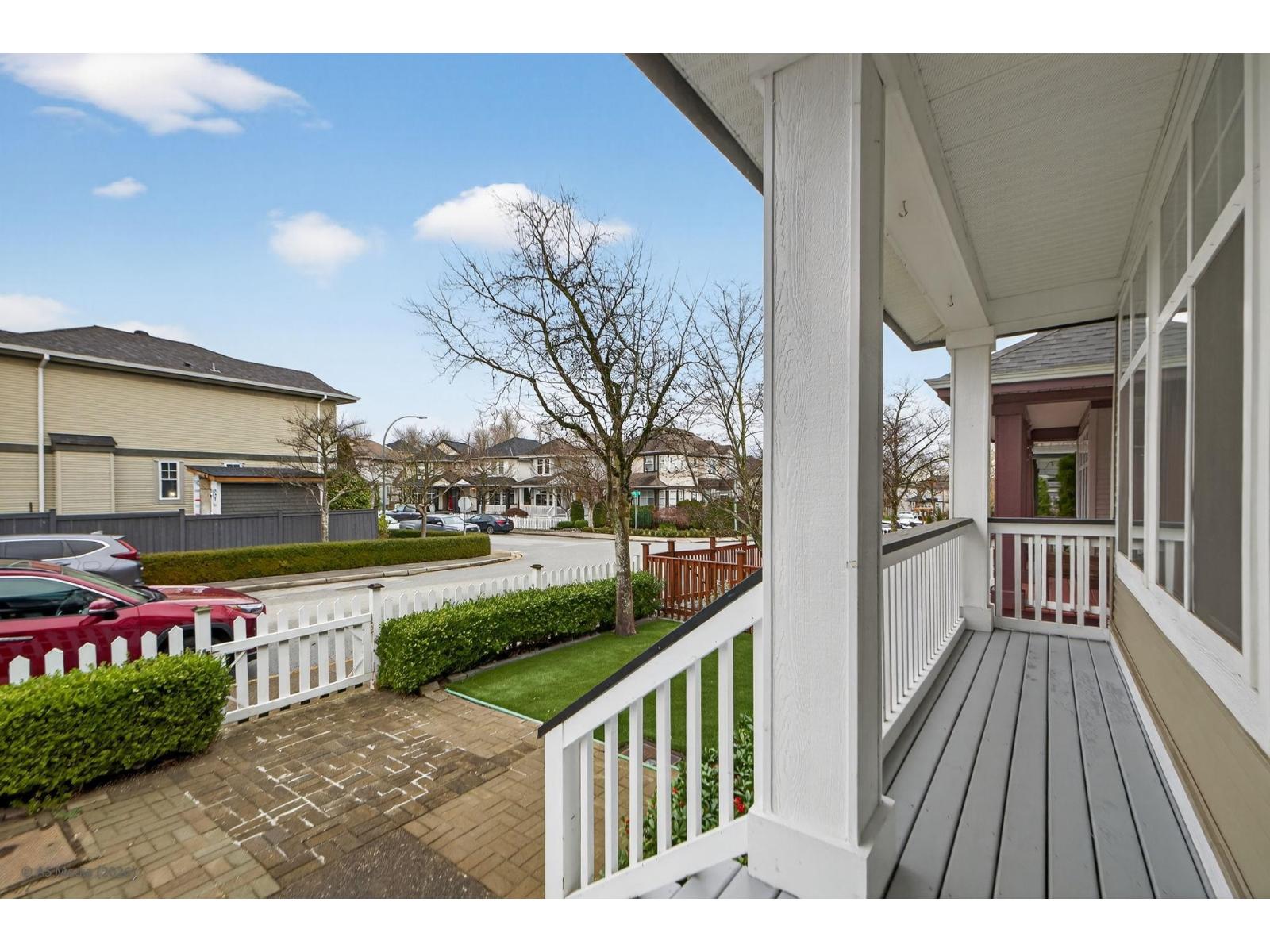 14896 56a Avenue, Surrey, British Columbia  V3S 8X1 - Photo 3 - R3079072